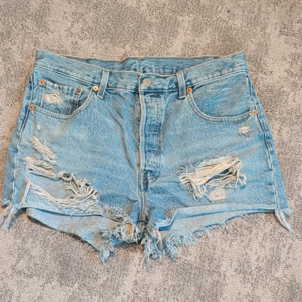 Levis 501 Button Fly Denim Shorts - Picture 2 of 8